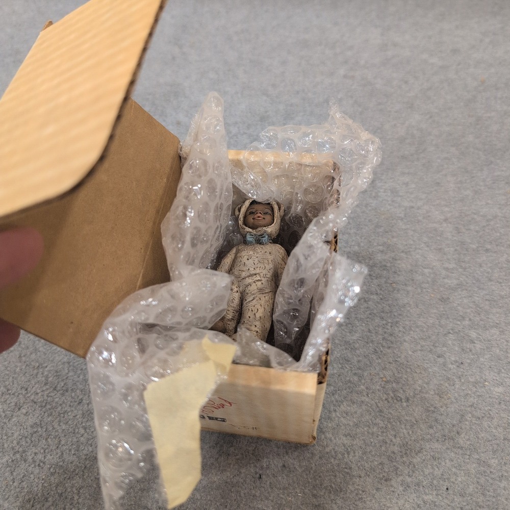 Martha Holcombe All God's Children Bo Figurine 1530 Bear Suit COA Box 1988 - Picture 6 of 6